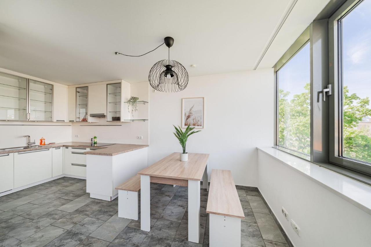 Next To Schoenbrunn - Free Parking !!! Apartment Wien