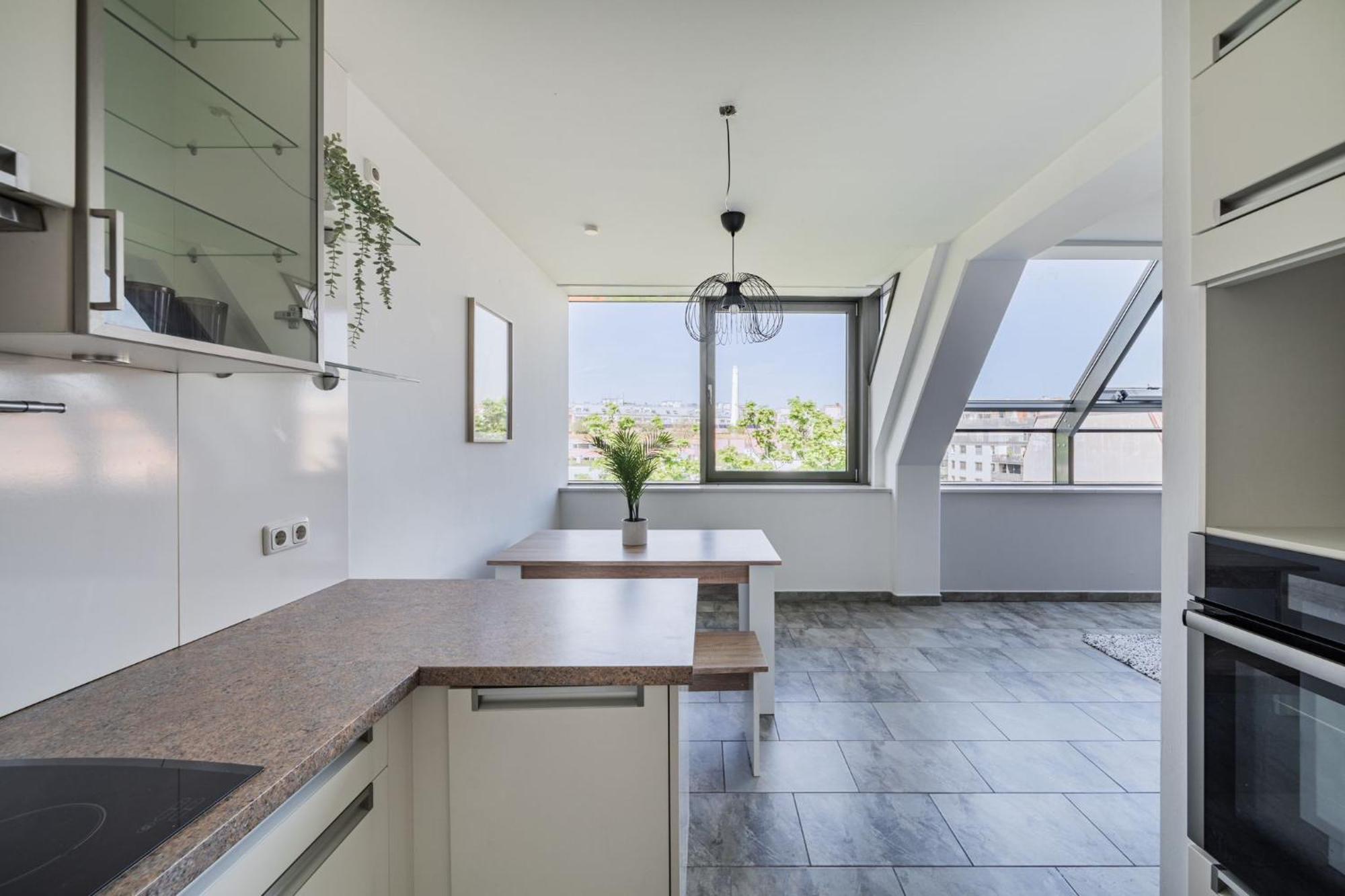 Next To Schoenbrunn - Free Parking !!! Apartment *