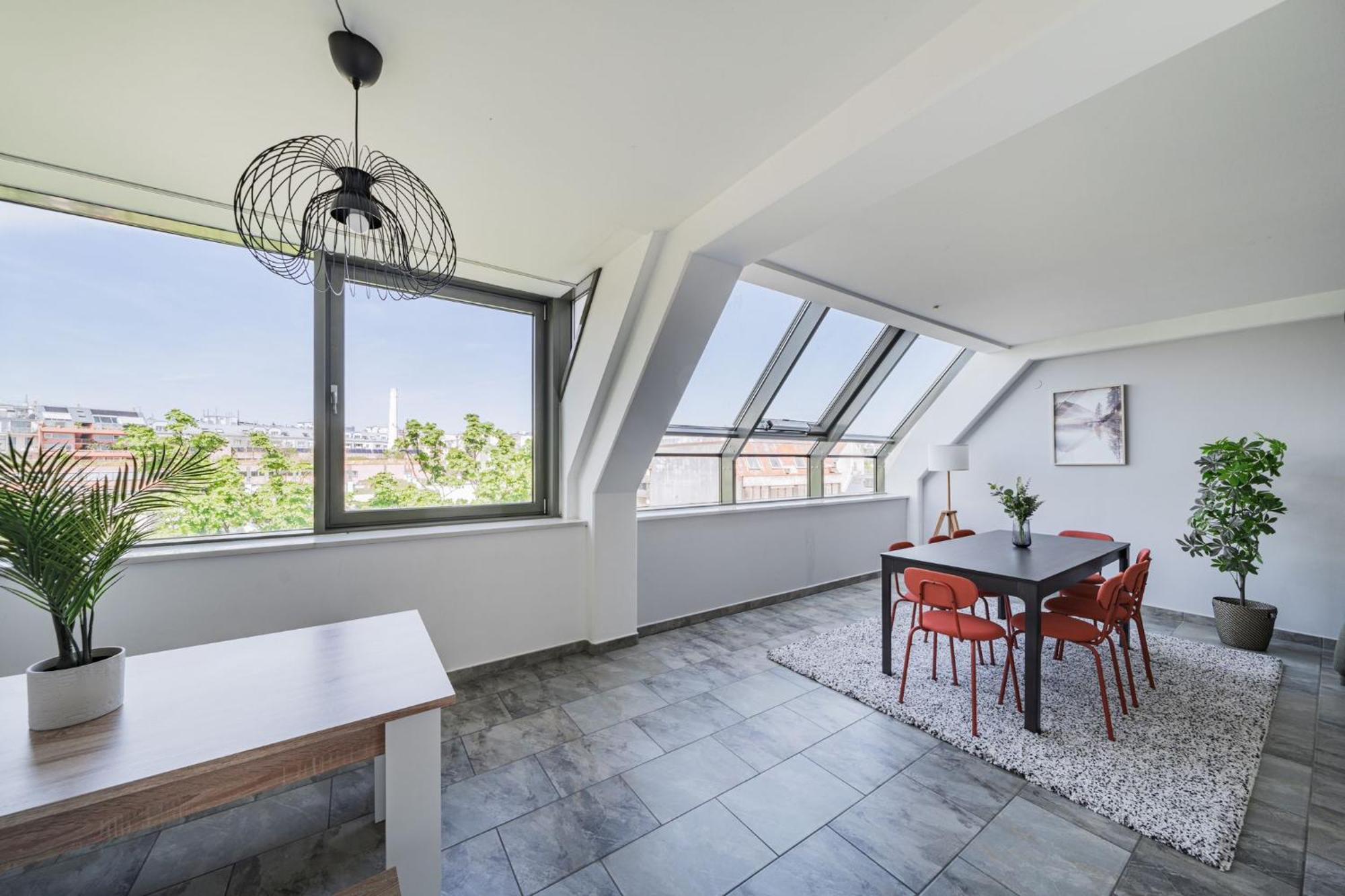 Apartment Next To Schoenbrunn - Free Parking !!! Wien